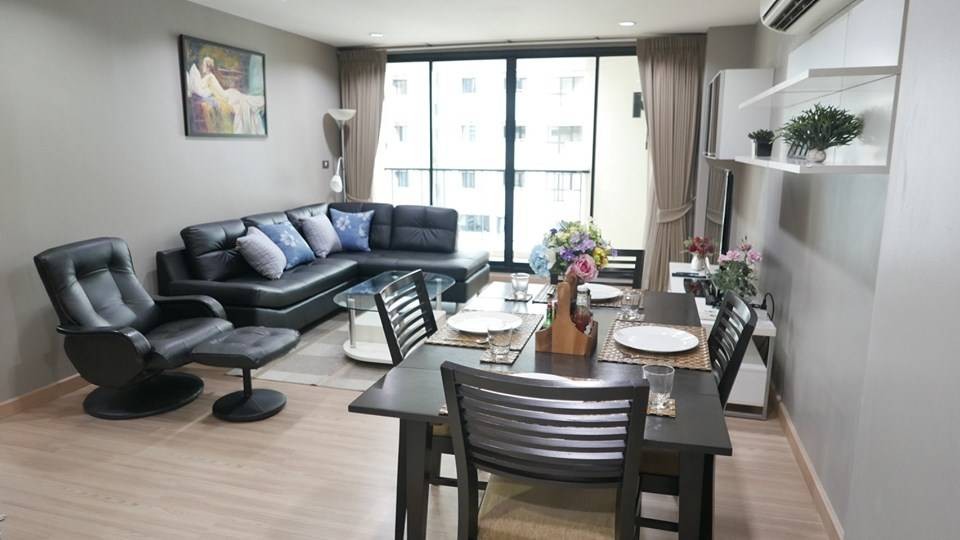 Rent Fifty Nine Heritage Sukhumvit 59 near BTS, convenient transportation, fully furnished, ready to move in, book now.