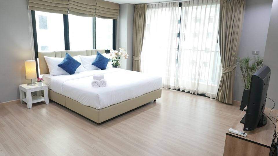 Rent Fifty Nine Heritage Sukhumvit 59 near BTS, convenient transportation, fully furnished, ready to move in, book now.