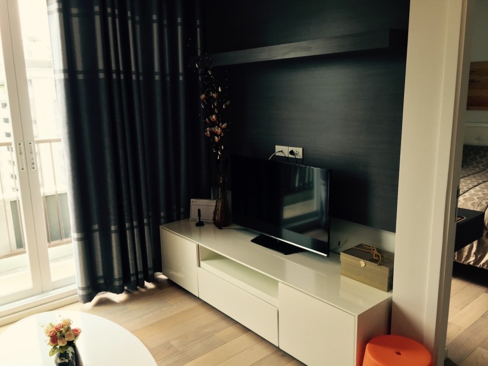 For rent!! Condo 15 Sukhumvit Residences, near BTS Asoke Nana, many shopping centers, don't miss it, urgent!!