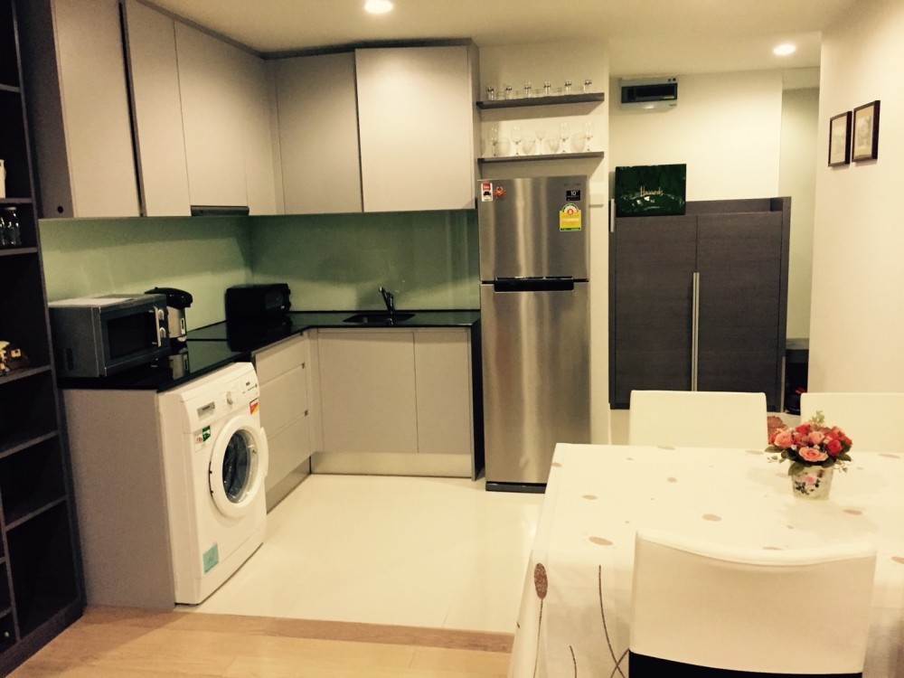 For rent!! Condo 15 Sukhumvit Residences, near BTS Asoke Nana, many shopping centers, don't miss it, urgent!!