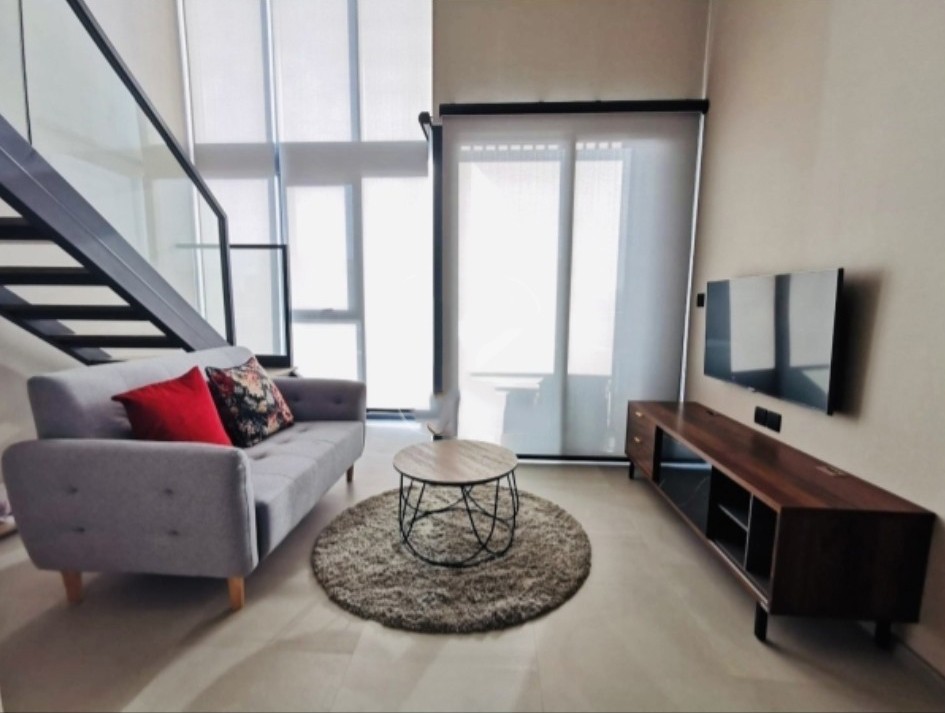 For rent!! Cooper Siam Condo, good location in the heart of the city, convenient transportation, don't miss it!!
