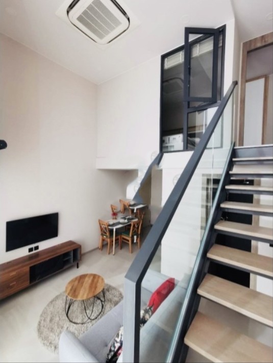 For rent!! Cooper Siam Condo, good location in the heart of the city, convenient transportation, don't miss it!!