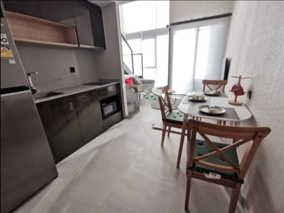For rent!! Cooper Siam Condo, good location in the heart of the city, convenient transportation, don't miss it!!