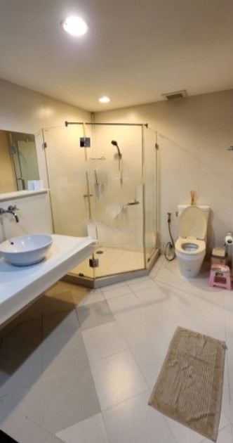 ให้เช่า!! คอนโด ดิ แอดเดรส สุขุมวิท 42 ชั้น 4 ตึก A ห้องสวย เฟอร์ฺนิเจอร์ครบ รีบจองเลย!!