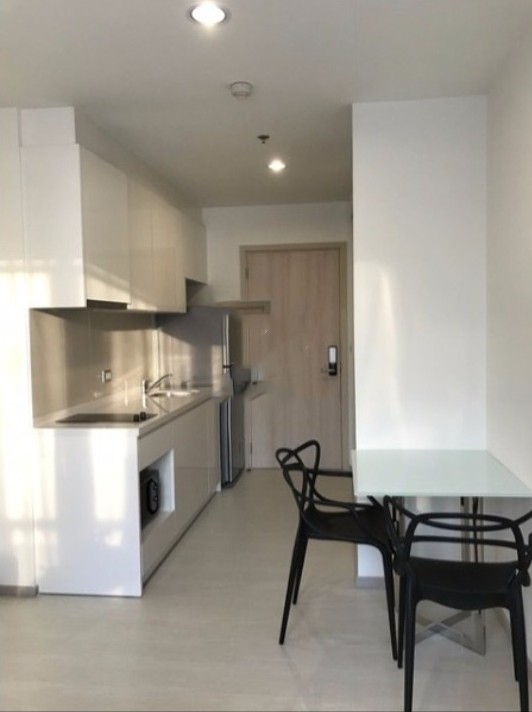 ให้เช่า!! คอนโด ริทึ่ม สุขุมวิท 42 ชั้น 5 ตึก A ห้องสวย เฟอร์ครบ พร้อมอยู่ รีบจองเลย!!