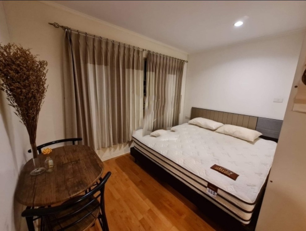 For rent!! Condo Lumpini Ville Ramkhamhaeng 44, 12th floor, beautiful room, fully furnished. Ready to move in. Don't miss it!!