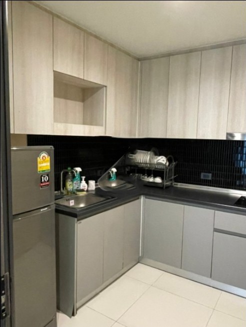 For rent!! Condo Hue Sukhumvit, 3rd floor, beautiful room, fully furnished, ready to move in. Hurry up and book now!!