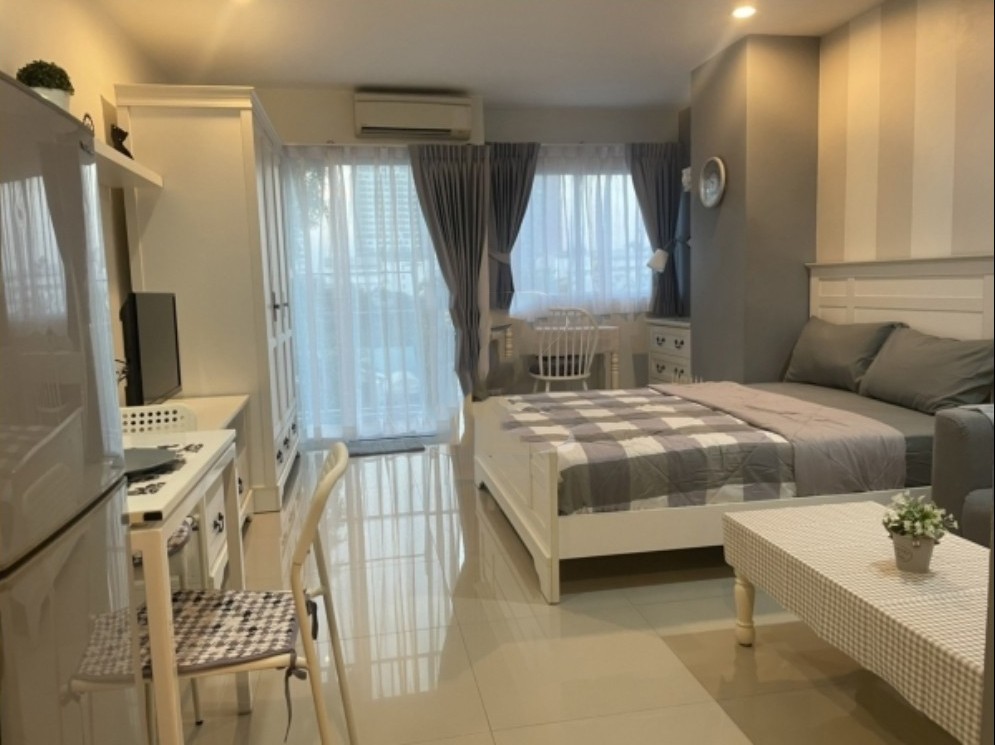For rent!! Condo Sense of London, 5th floor, beautiful room, fully furnished Ready to move in. Don't miss it!!