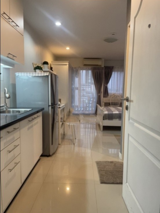 For rent!! Condo Sense of London, 5th floor, beautiful room, fully furnished Ready to move in. Don't miss it!!