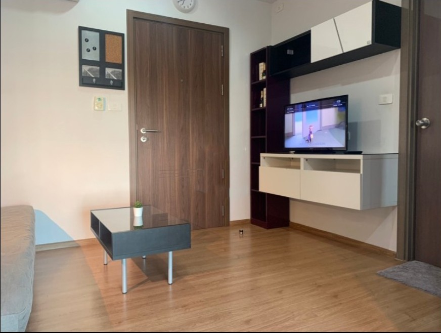For rent!! Condo The Base Sukhumvit 77, 11th floor, Building B, beautiful room, fully furnished, ready to move in. Don't miss it!!
