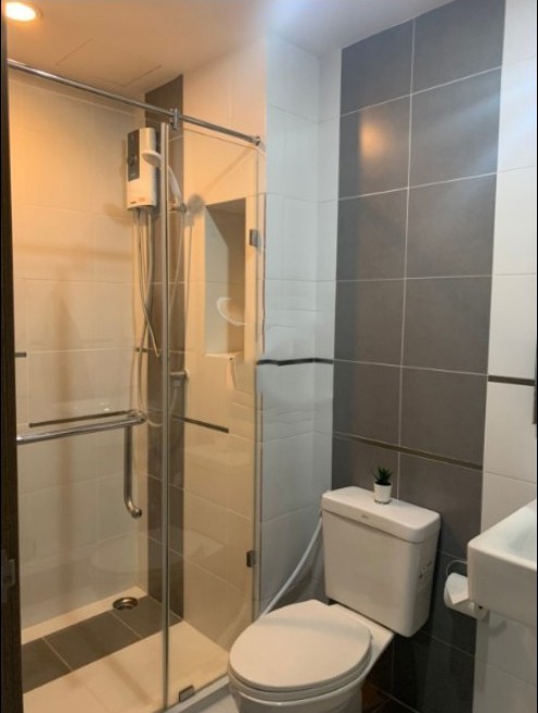 For rent!! Condo The Base Sukhumvit 77, 11th floor, Building B, beautiful room, fully furnished, ready to move in. Don't miss it!!