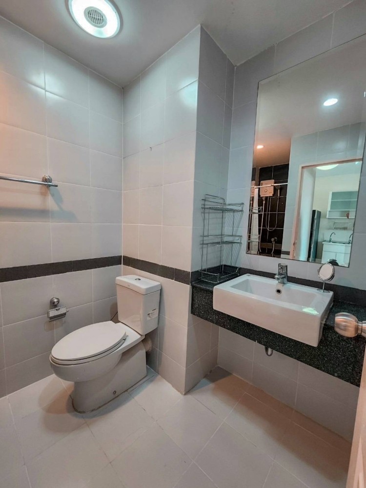 For rent!! Condo A Space Asoke-Ratchada, 10th floor, Building D, beautiful room, fully furnished, ready to move in. Don't miss it, book now!!