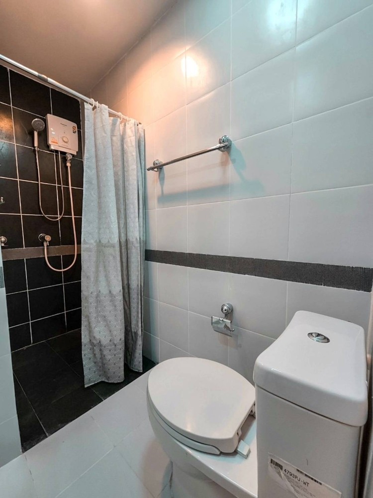 For rent!! Condo A Space Asoke-Ratchada, 10th floor, Building D, beautiful room, fully furnished, ready to move in. Don't miss it, book now!!
