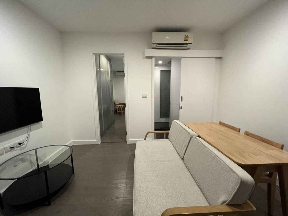 For rent A space ID Asoke-Ratchada, 25th floor, beautiful city view. Ready to move in You can't reserve it anymore.