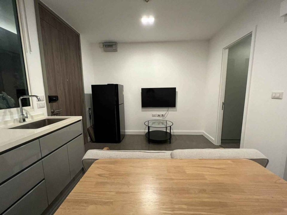 For rent A space ID Asoke-Ratchada, 25th floor, beautiful city view. Ready to move in You can't reserve it anymore.