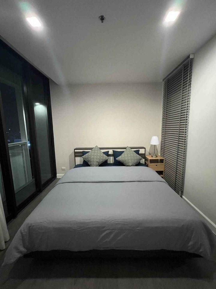 For rent A space ID Asoke-Ratchada, 25th floor, beautiful city view. Ready to move in You can't reserve it anymore.