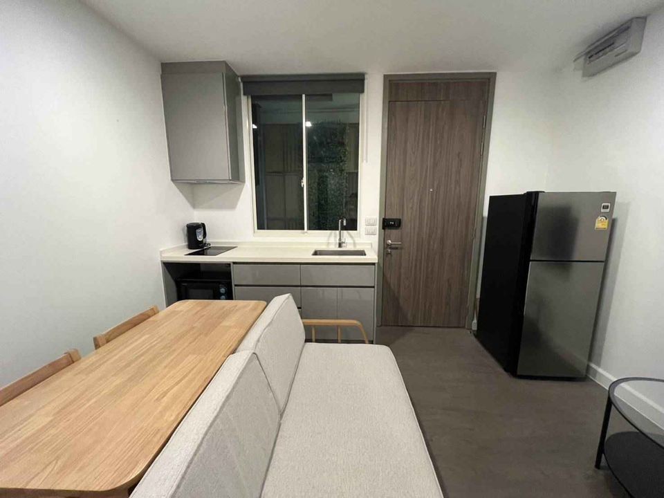 For rent A space ID Asoke-Ratchada, 25th floor, beautiful city view. Ready to move in You can't reserve it anymore.