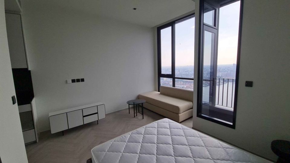 For rent, Chapter Charoennakorn - Riverside, white tone room, clean, comfortable price, complete in one place, must not be slow