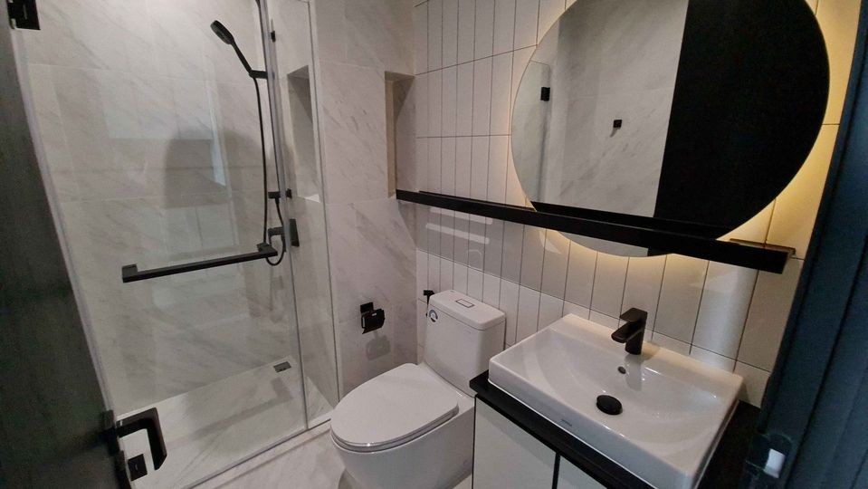 For rent, Chapter Charoennakorn - Riverside, white tone room, clean, comfortable price, complete in one place, must not be slow