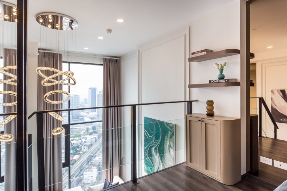 For rent, KnightBridge space ratchayothin, 32nd floor, beautiful view, fully furnished, built-in. Tell me that you have to reserve.