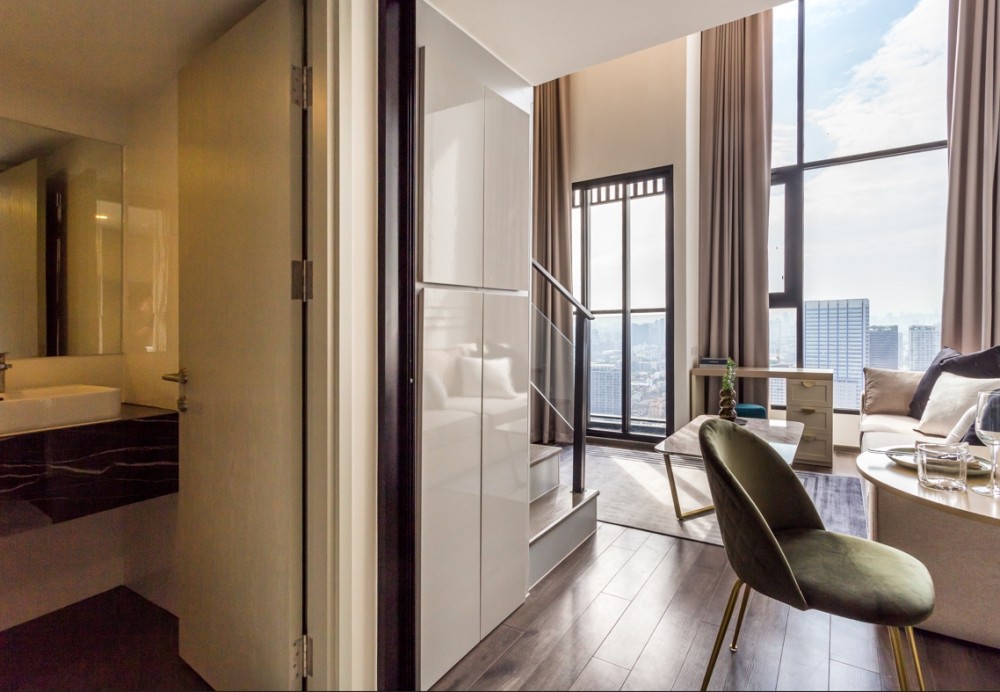 For rent, KnightBridge space ratchayothin, 32nd floor, beautiful view, fully furnished, built-in. Tell me that you have to reserve.
