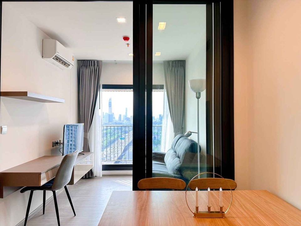 For rent, Life Asoke Hype, spacious room A lot of usable space, 24th floor, beautiful view, say do not miss this room.