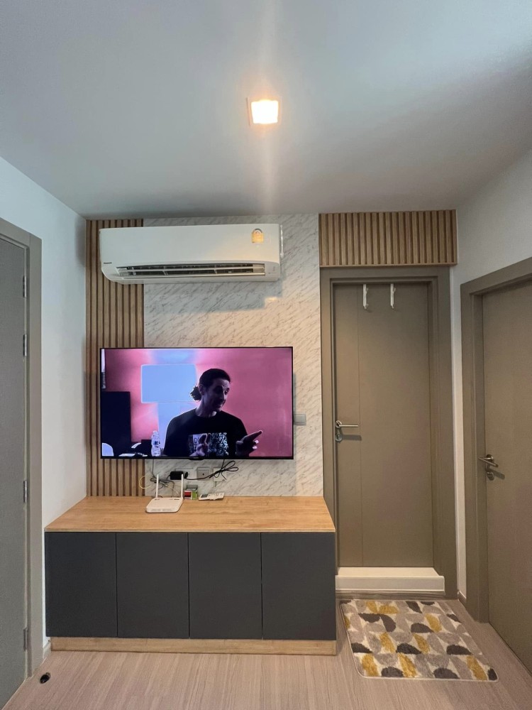 For rent, Life Asoke rama9, decorated with built-ins, the whole room is minimalist style, the storage space is perfect, don't wait.