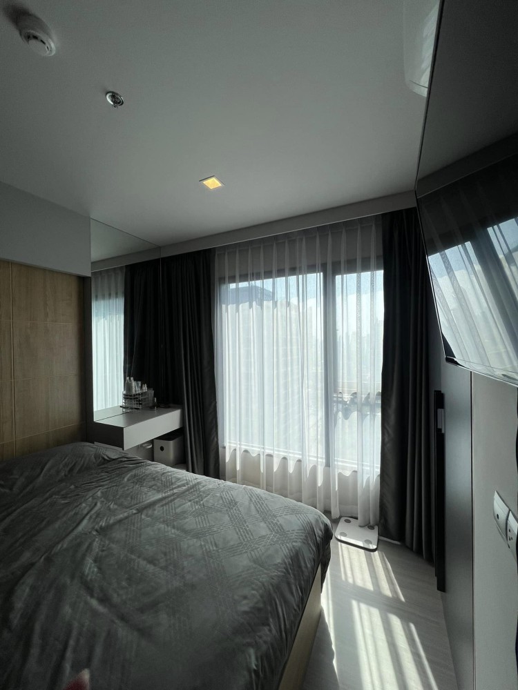 For rent, Life Asoke rama9, decorated with built-ins, the whole room is minimalist style, the storage space is perfect, don't wait.