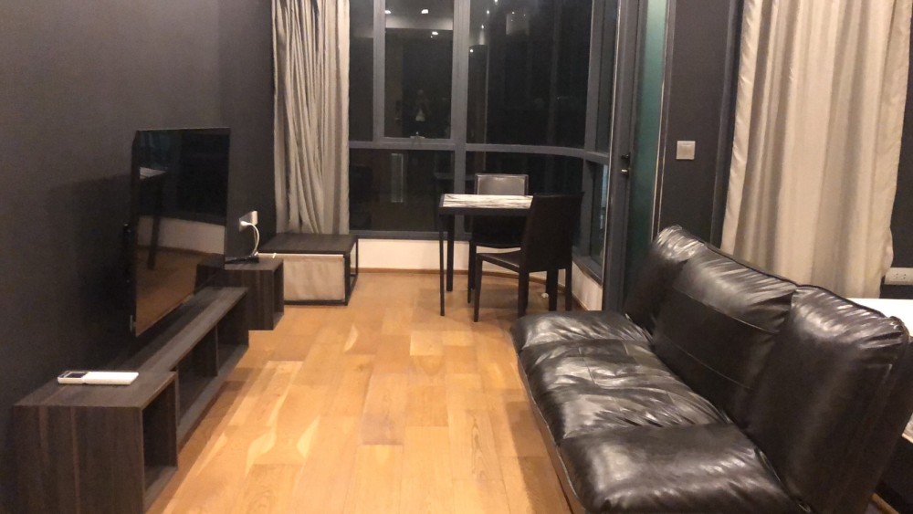 For rent, Q Chidlom Phetchaburi, beautiful room, complete electrical appliances, ready to move in, just drag your bag.