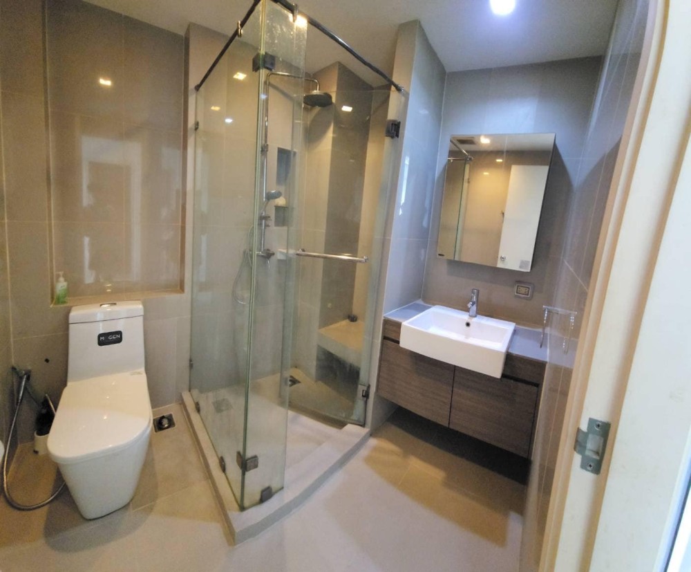 For rent, Quinn Condo Ratchada 17, fully furnished, spacious room, large balcony, large kitchen, buy now.