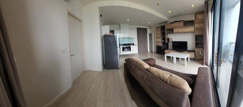 For rent, Quinn Condo Ratchada 17, fully furnished, spacious room, large balcony, large kitchen, buy now.