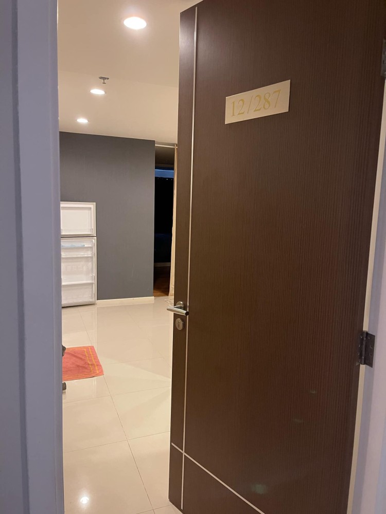 Condo for rent, 15 Sukhumvit Residences, fully furnished, ready to move in, complete central area, urgent!!