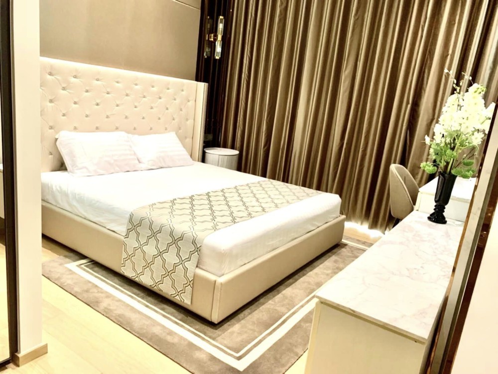 Condo for rent, 28 Chidlom, 2 bedrooms, 2 bathrooms, high floor, beautiful room, fully furnished, hurry up and book now, don't miss it.