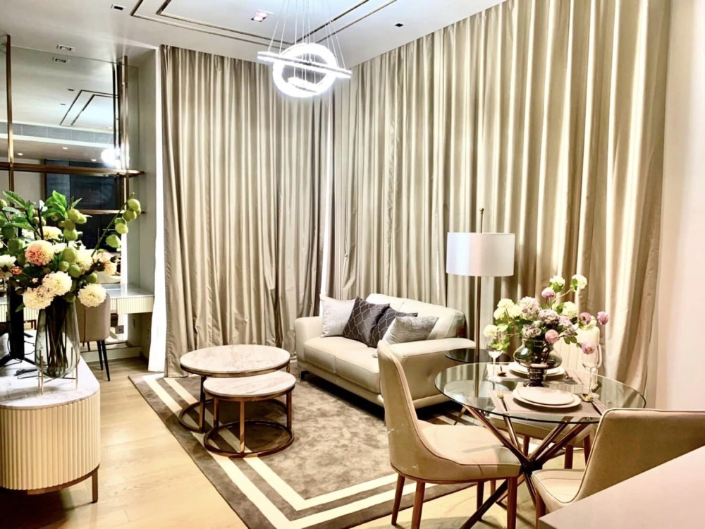 Condo for rent, 28 Chidlom, 2 bedrooms, 2 bathrooms, high floor, beautiful room, fully furnished, hurry up and book now, don't miss it.