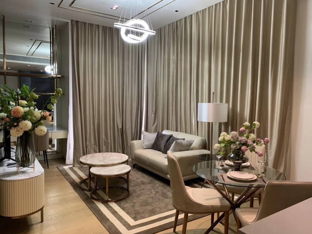 Condo for rent, 28 Chidlom, 2 bedrooms, 2 bathrooms, high floor, beautiful room, fully furnished, hurry up and book now, don't miss it.