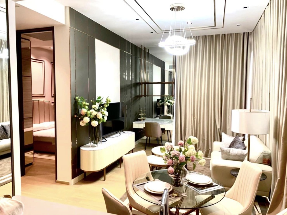 Condo for rent, 28 Chidlom, 2 bedrooms, 2 bathrooms, high floor, beautiful room, fully furnished, hurry up and book now, don't miss it.