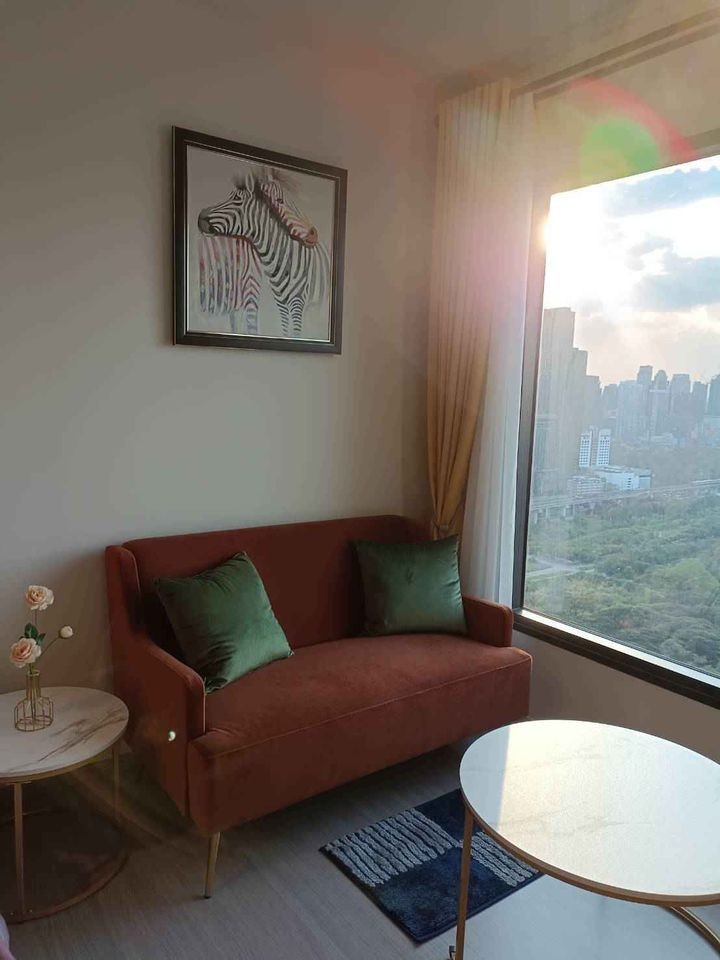 Condo for rent, Life Asoke Hype, high floor, stunning city view, STUDIO room, fully furnished. Hurry up to reserve now.