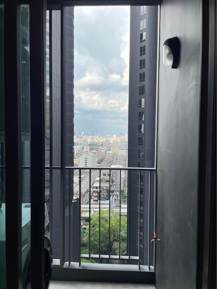 Condo for rent, Life Asoke-Rama 9, 18th floor, well decorated room. ready to move in You can reserve first come first serve.