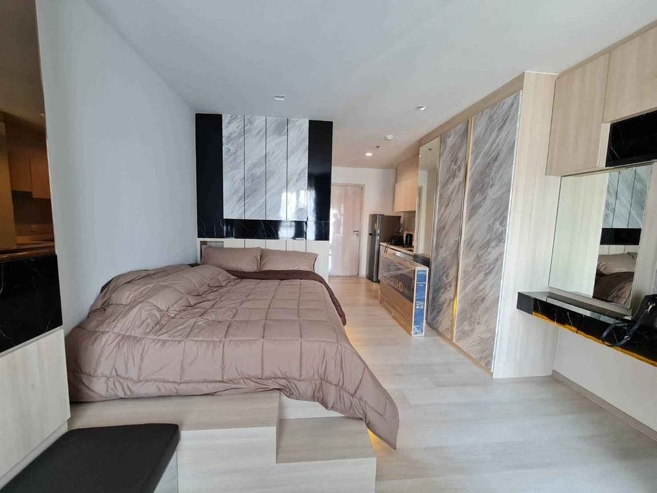 Condo for rent, Life one wireless, city view room, elegant decoration, very inviting, hurry to book now