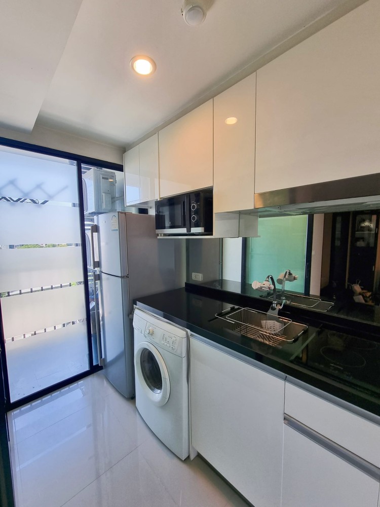 Condo for rent, Metro Sky ratchada, 8th floor, city view, complete with appliances, big screen TV, book now.
