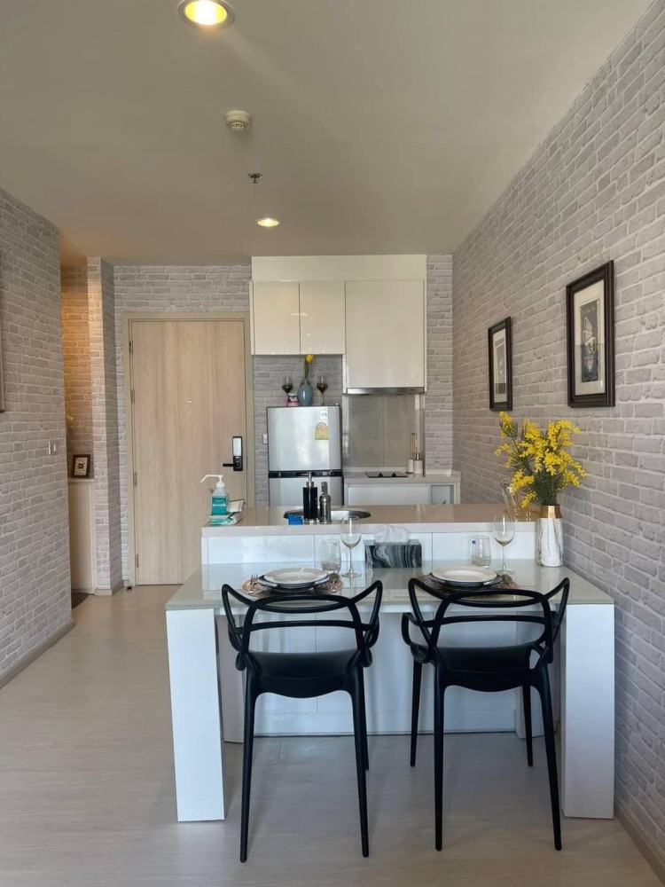 Condo for rent, Rhythm Sukhumvit 42, nice room, decorated in modern style, unblocked view, book now before you miss it.