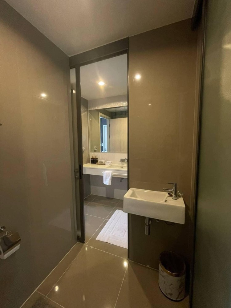 Condo for rent, Rhythm Sukhumvit 42, nice room, decorated in modern style, unblocked view, book now before you miss it.