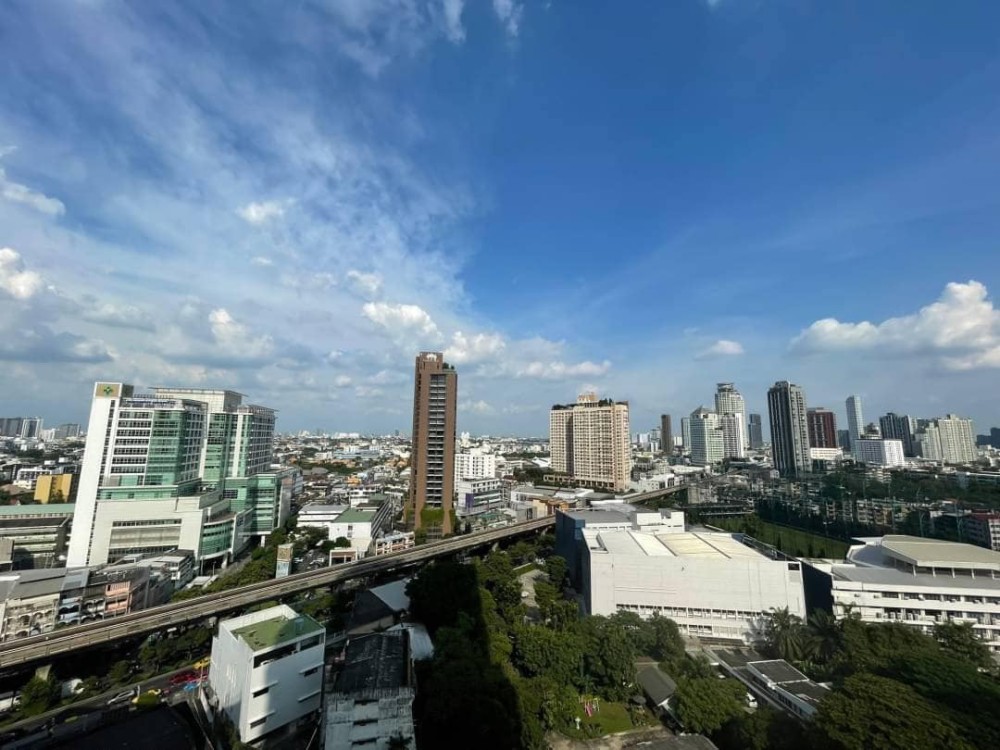 Condo for rent, Rhythm Sukhumvit 42, nice room, decorated in modern style, unblocked view, book now before you miss it.