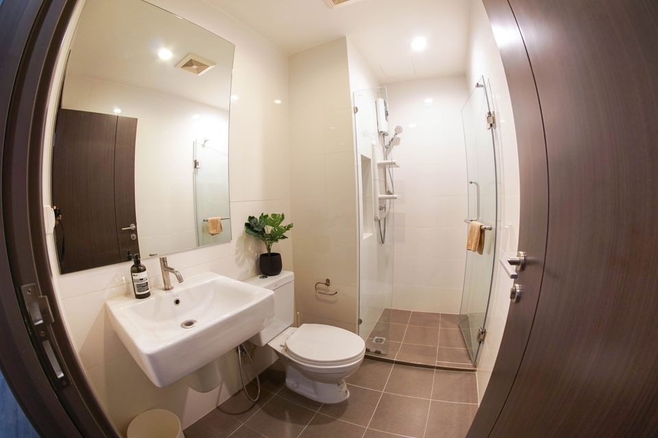 Condo for rent, The Base Park West, 2 bedrooms, 2 bathrooms, the most spacious room. Ready to move in. Hurry up to reserve.