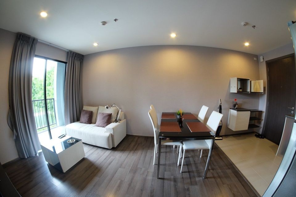 Condo for rent, The Base Park West, 2 bedrooms, 2 bathrooms, the most spacious room. Ready to move in. Hurry up to reserve.