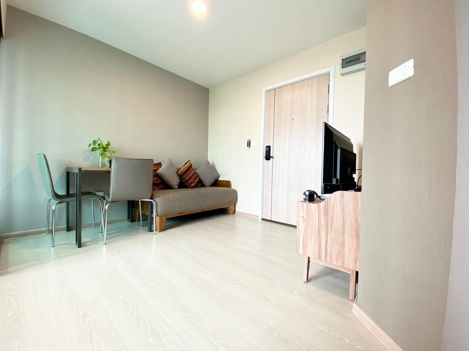 Condo for rent, The Excel Parc, Lasalle 19, 5th floor, corner room, very private. The most pleasant room You can't reserve it anymore.