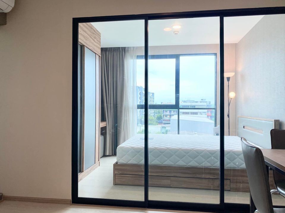 Condo for rent, The Excel Parc, Lasalle 19, 5th floor, corner room, very private. The most pleasant room You can't reserve it anymore.