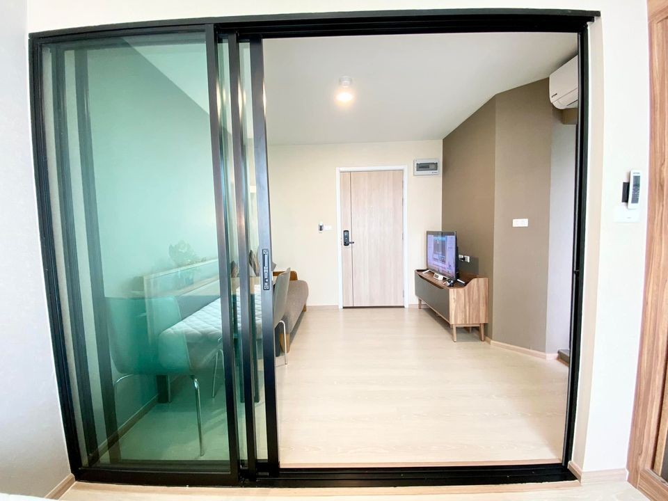 Condo for rent, The Excel Parc, Lasalle 19, 5th floor, corner room, very private. The most pleasant room You can't reserve it anymore.