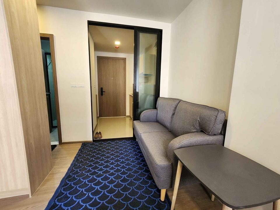 Condo for rent, The MUVE, Ram 22, Building B, 3rd floor, Studio room, decorated room, very nice. Hurry up to reserve before you miss it.