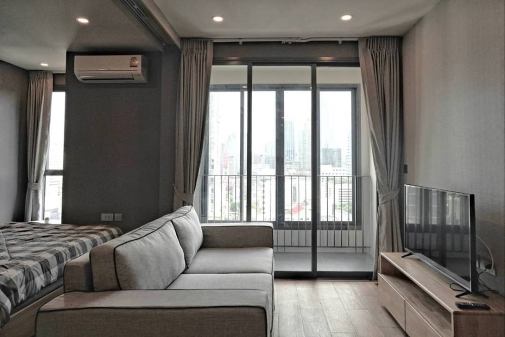 Condo for rent, Q Chidlom-Phetchaburi, complete with furniture and electrical appliances. ready to move in